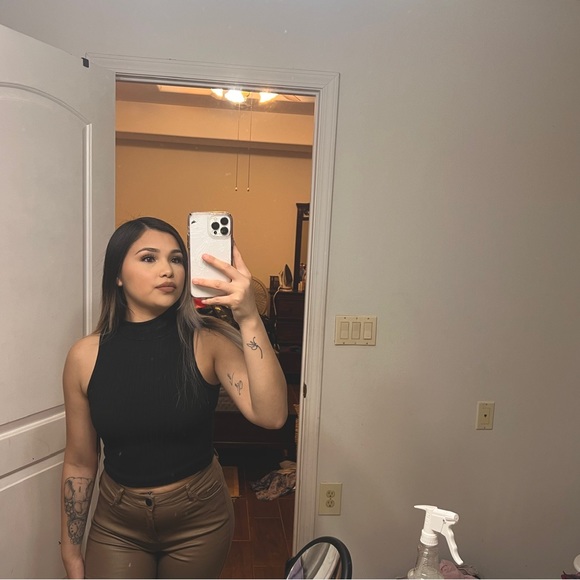 Meet your Posher, Abby - Picture 1 of 1